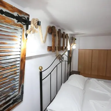 Apartman Lignum Ermúpoli